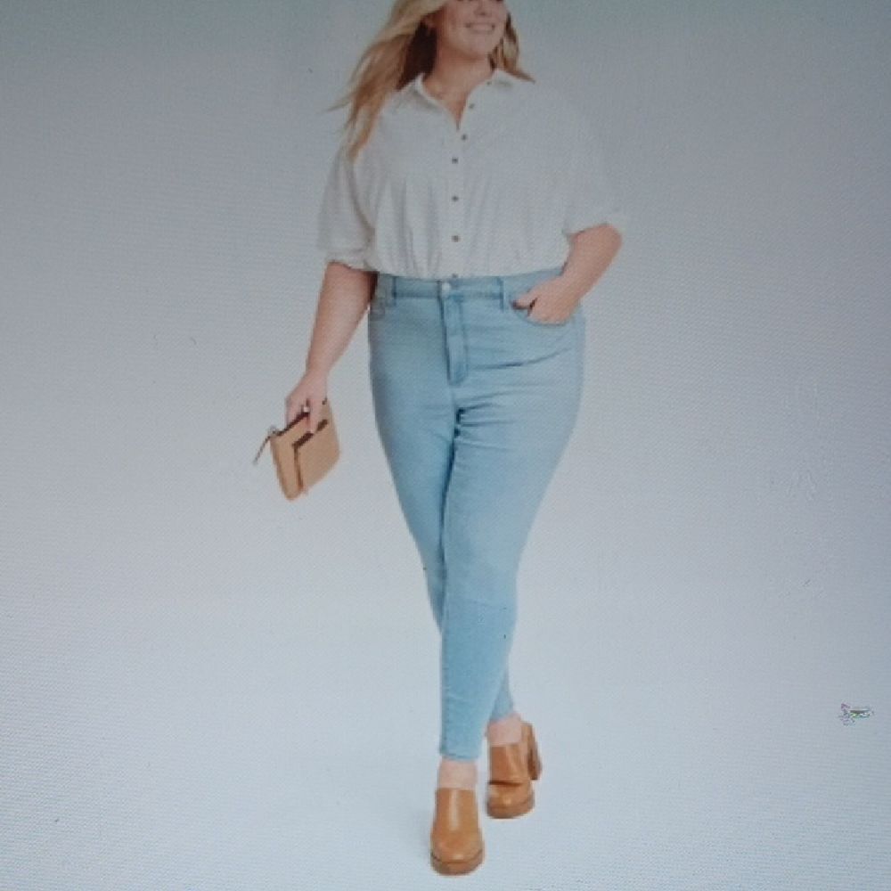 High Rise Skinny Super Stretch 16 Short Women's Jean's NWT